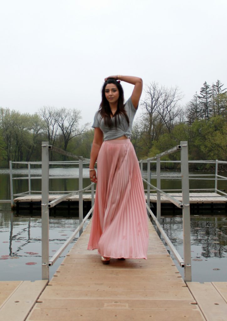 Chicago Blogger Pink Maxi with knotted tee