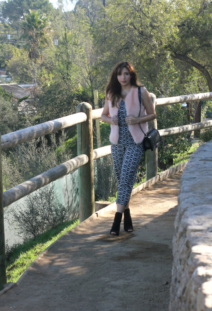 printed jumpsuit with fur vest